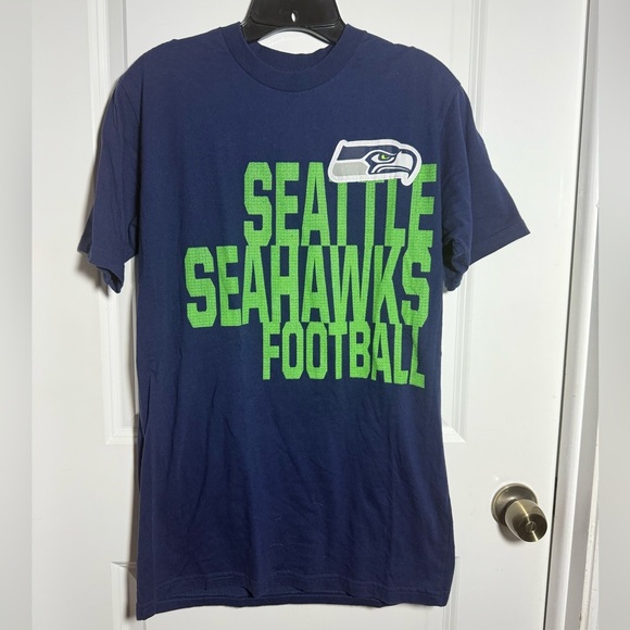 NFL Seattle Seahawks Football T-Shirt size M - GO HAWKS!! 💚💙💚 - Picture 1 of 5